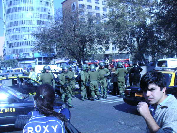 Toma de la Alameda frente al BancoEstado